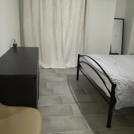 Downtown House * Lutráki